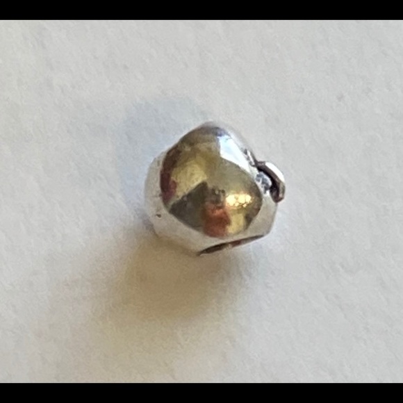 Apple with Worm (14k) - Pandora - retired!! - Picture 2 of 4